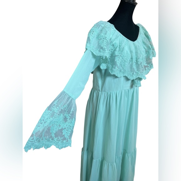 Vintage Seafoam Green Lace Maxi Dress XL Bell Sleeves Lined Boho Cottagecore - Picture 1 of 6